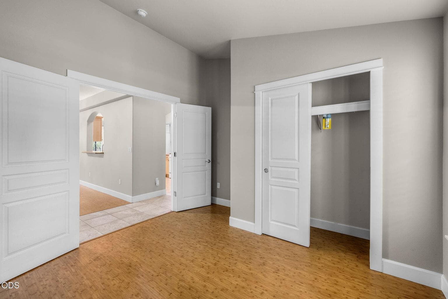 Photo of 2041 SW Obsidian Avenue 20 of 49