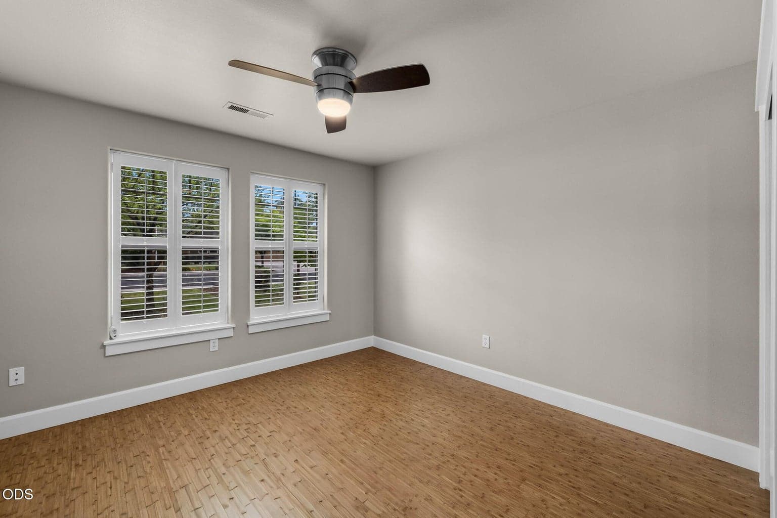 Photo of 2041 SW Obsidian Avenue 21 of 49