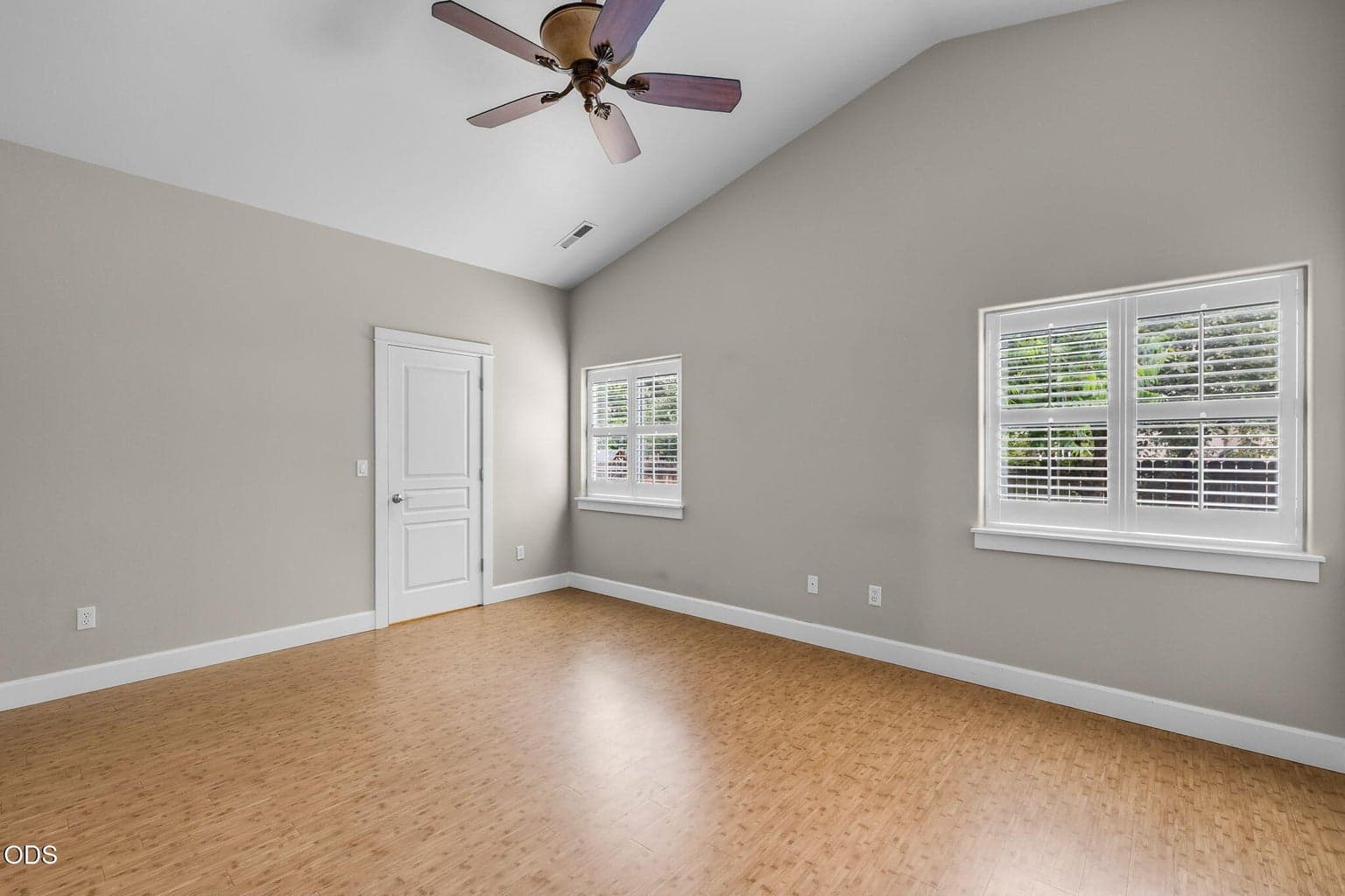 Photo of 2041 SW Obsidian Avenue 27 of 49