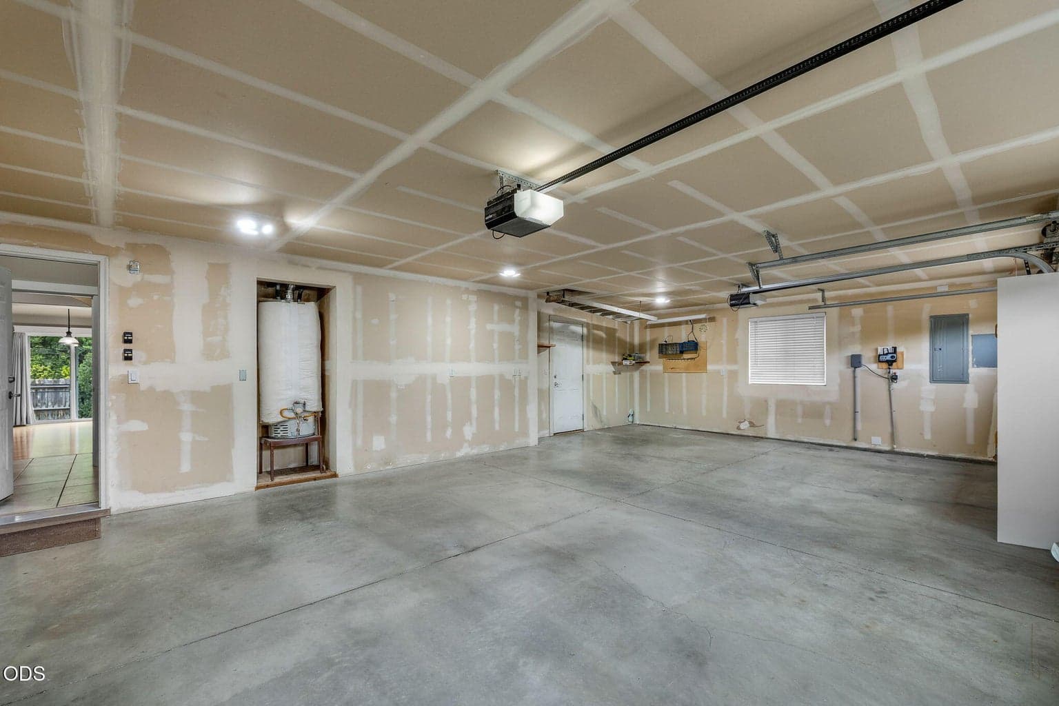 Photo of 2041 SW Obsidian Avenue 35 of 49