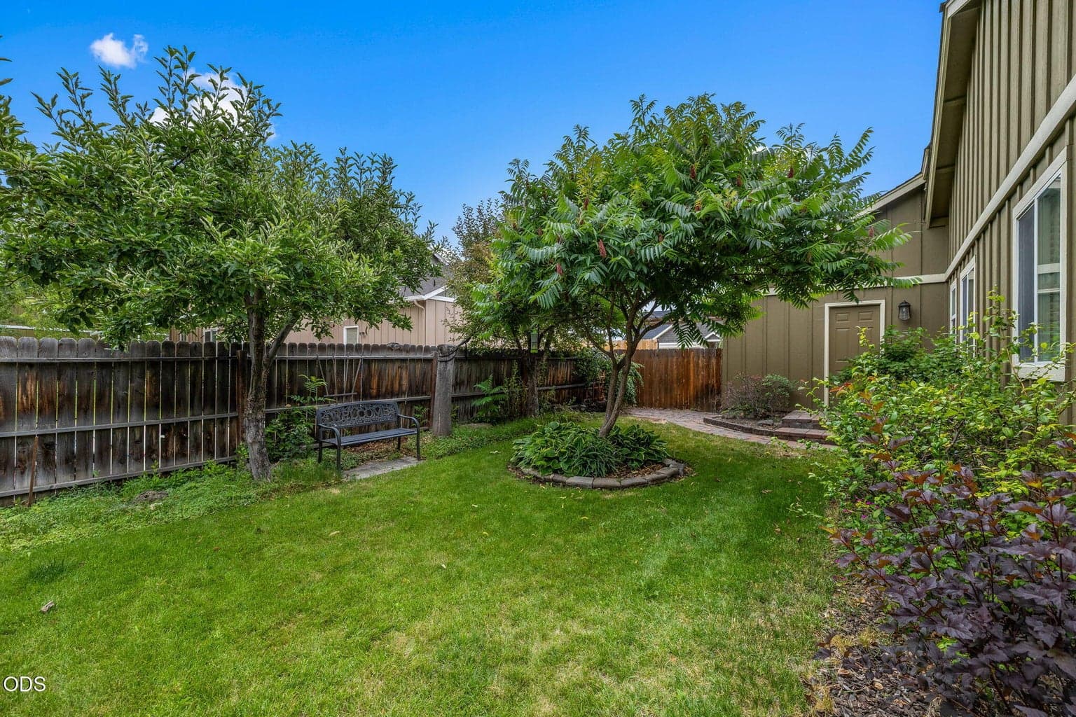 Photo of 2041 SW Obsidian Avenue 38 of 49