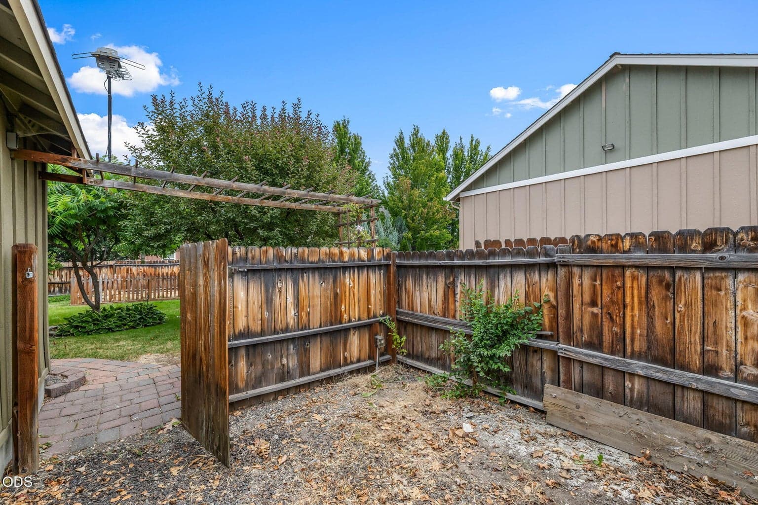 Photo of 2041 SW Obsidian Avenue 41 of 49