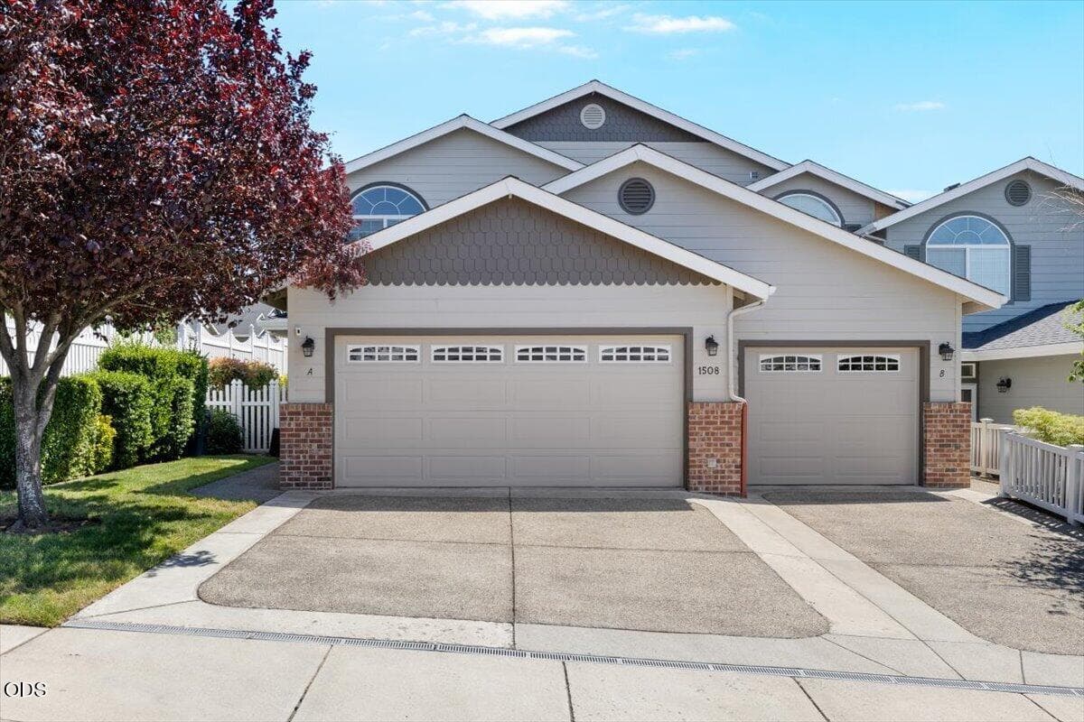 Photo of 1508 Hollyhock Drive 1 of 24