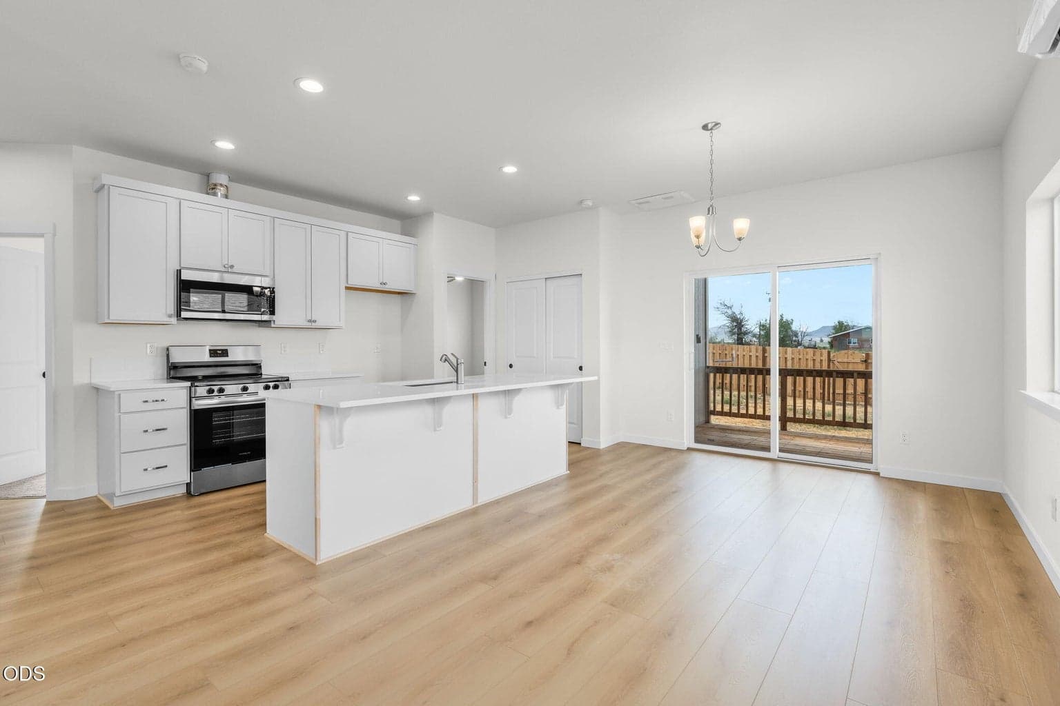 Same floorplan / different interior package for lot 4