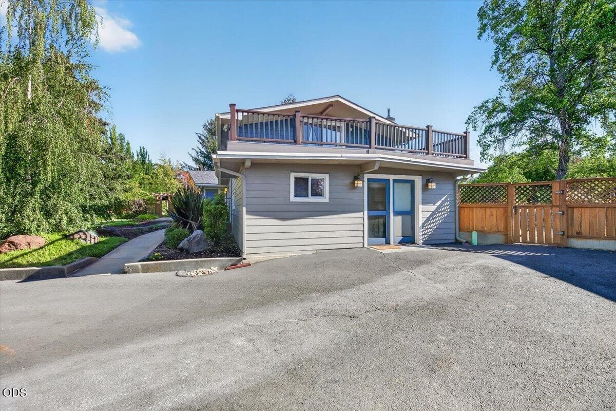 Photo of 3415 Calle Vista Drive 3 of 42