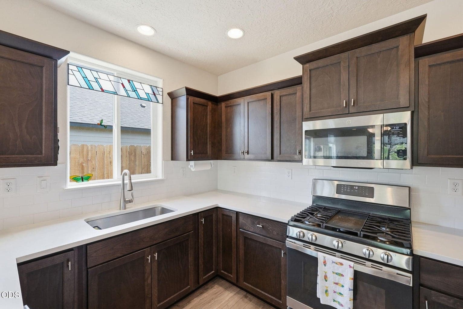 Photo of 2576 NW Teak Place 12 of 37