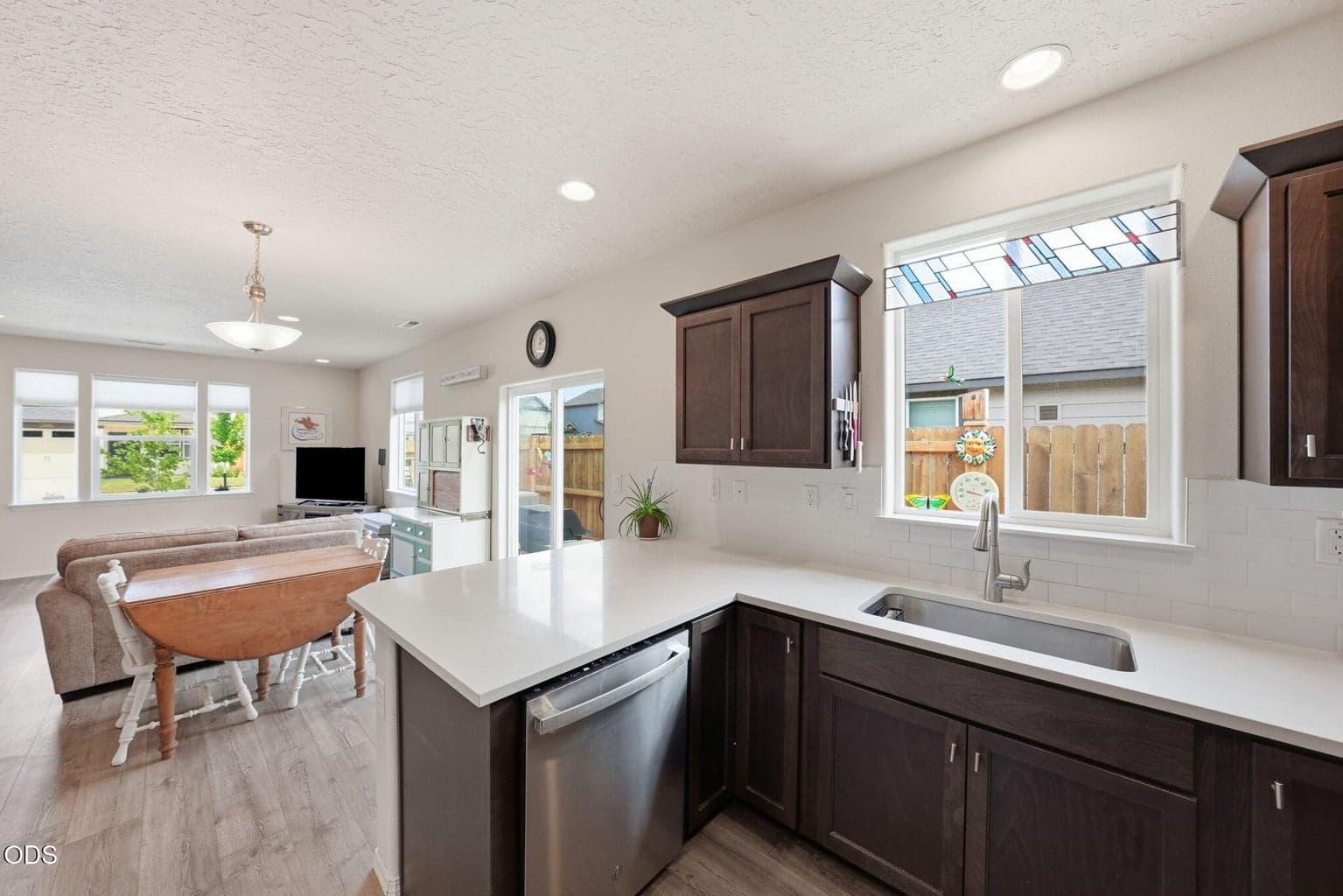 Photo of 2576 NW Teak Place 13 of 37