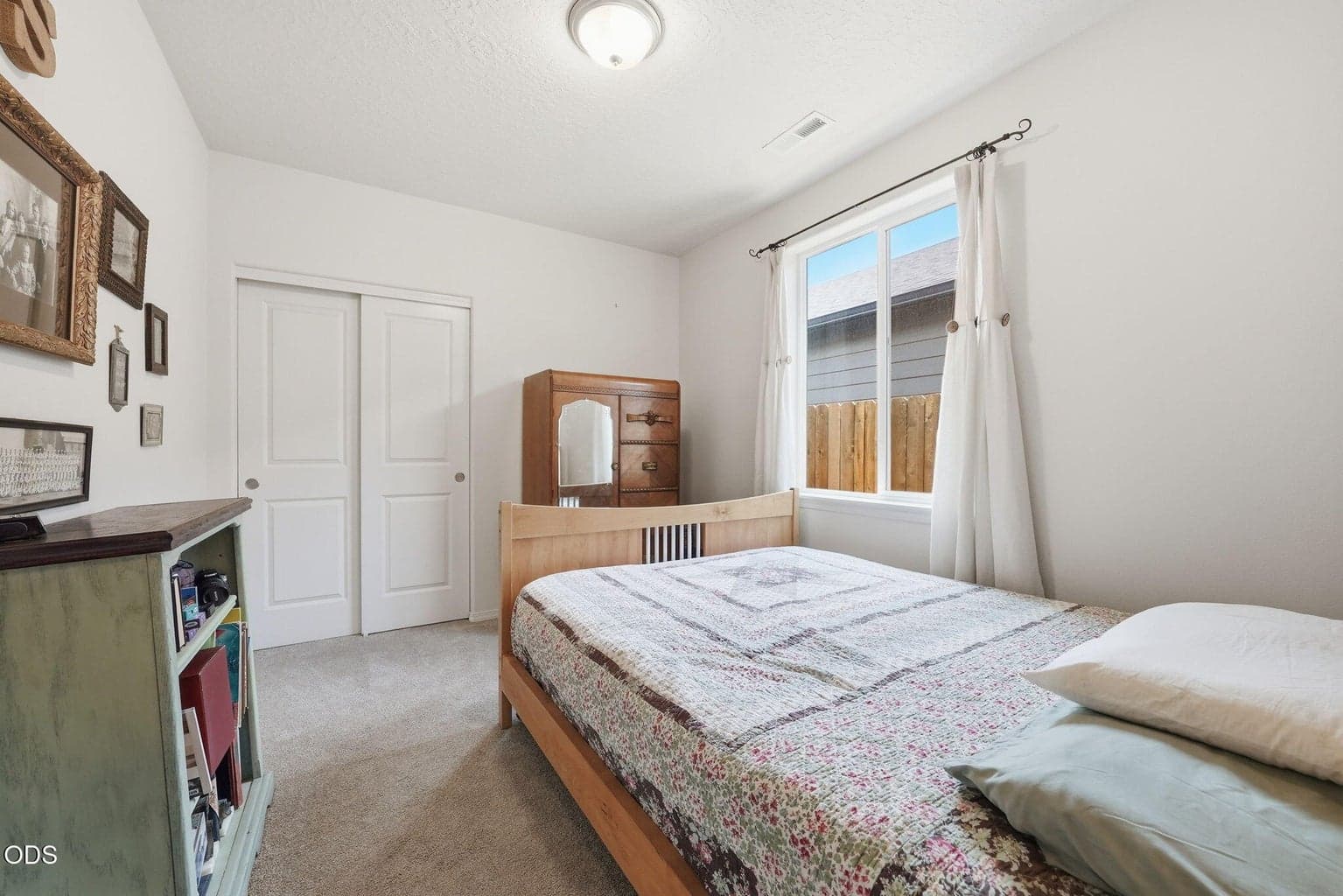 Photo of 2576 NW Teak Place 18 of 37