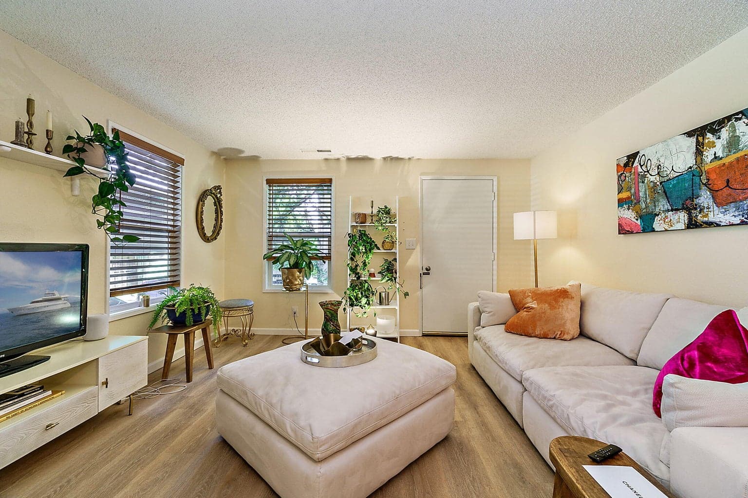 Photo of 329 Main Street 4 of 26