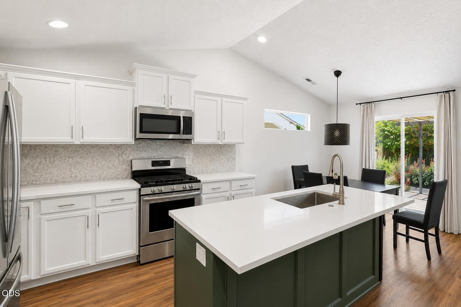 Photo of 222 33rd Drive 4 of 25