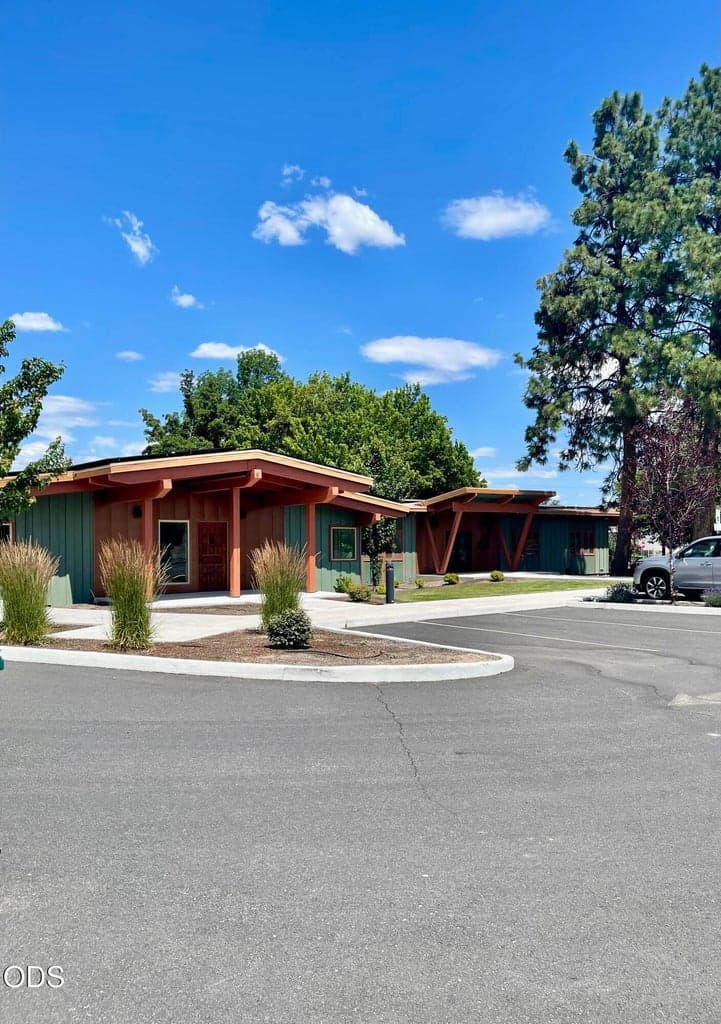 Photo of 404 4th Street 2 of 15