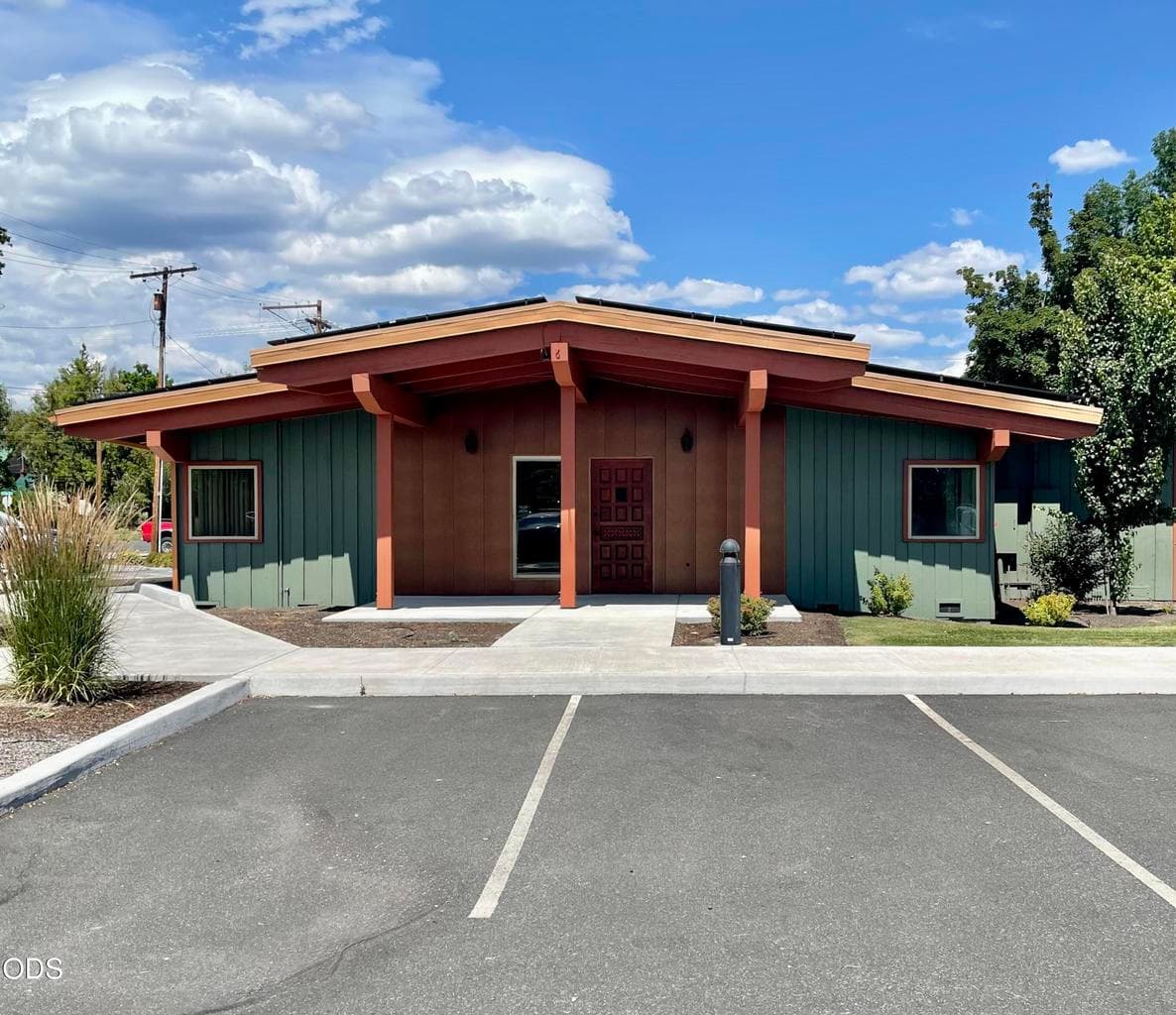 Photo of 404 4th Street 1 of 15