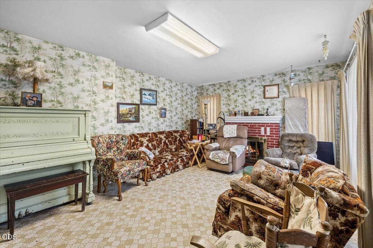 Photo of 2797 Beall Lane 3 of 24