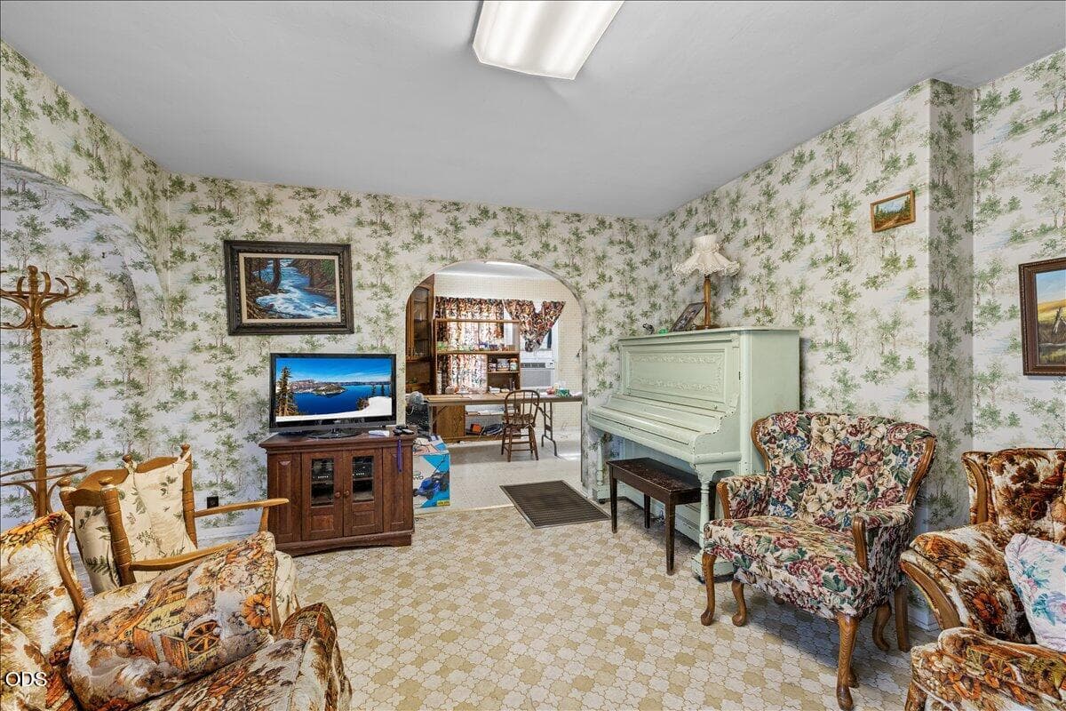 Photo of 2797 Beall Lane 5 of 24