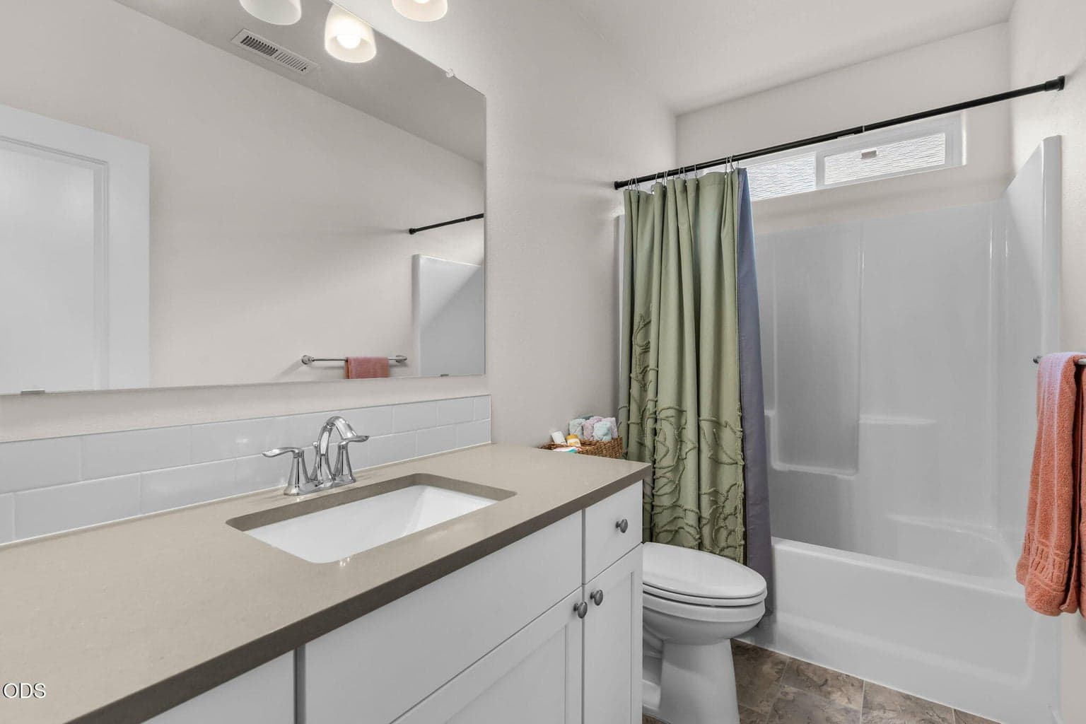 Photo of 1546 NW Varnish Place 21 of 28