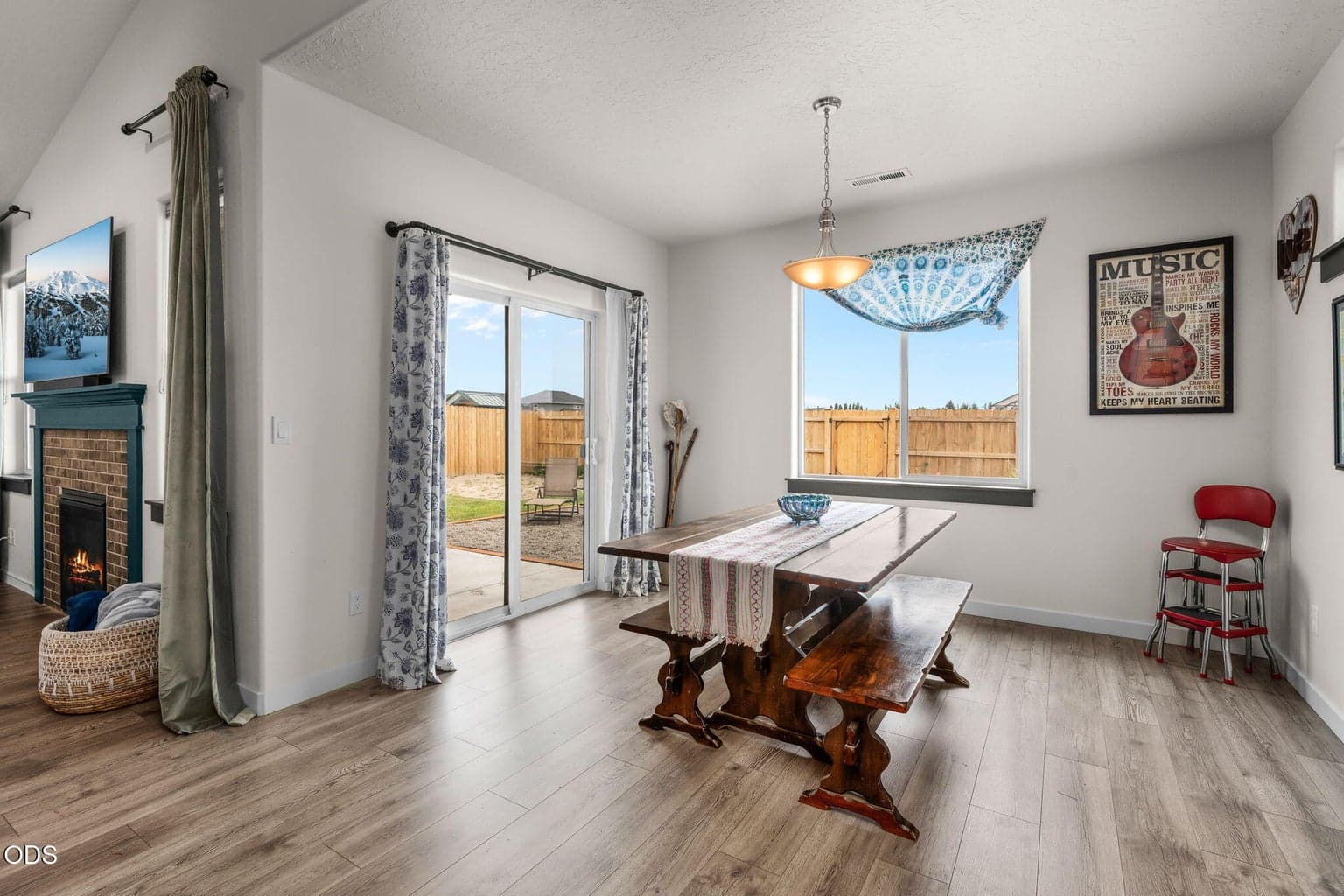 Photo of 1546 NW Varnish Place 7 of 28