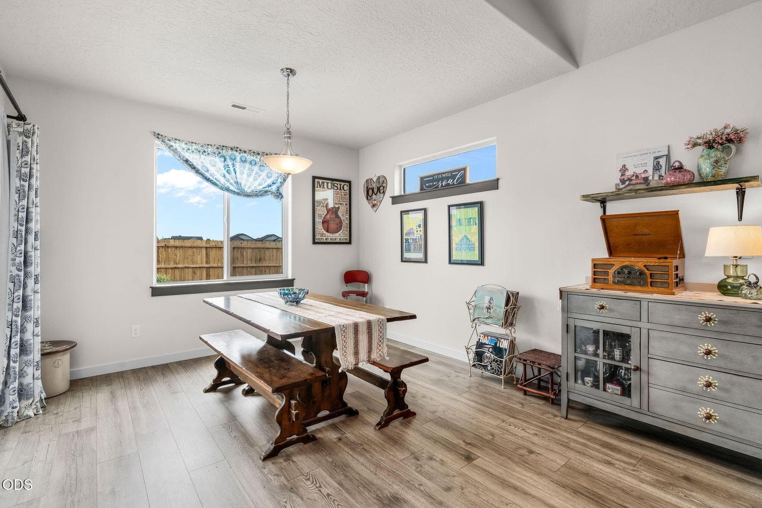 Photo of 1546 NW Varnish Place 8 of 28