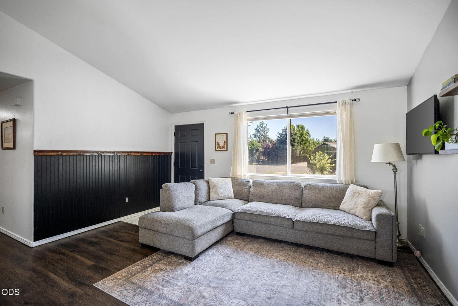 Photo of 1215 SW 32nd Court 9 of 27