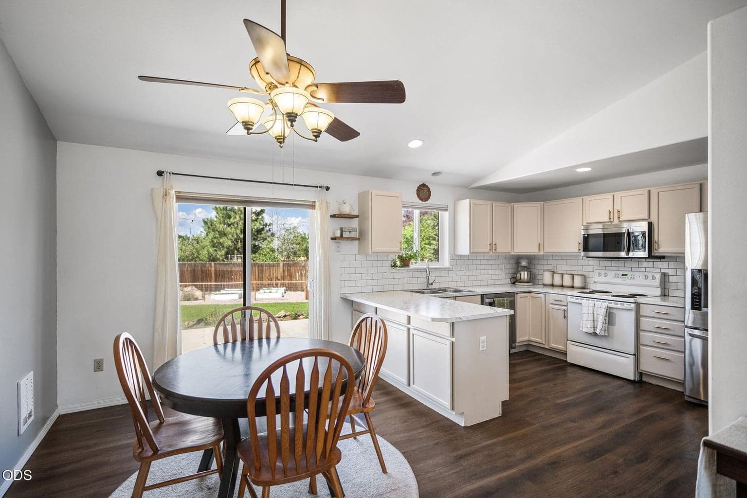 Photo of 1215 SW 32nd Court 12 of 27