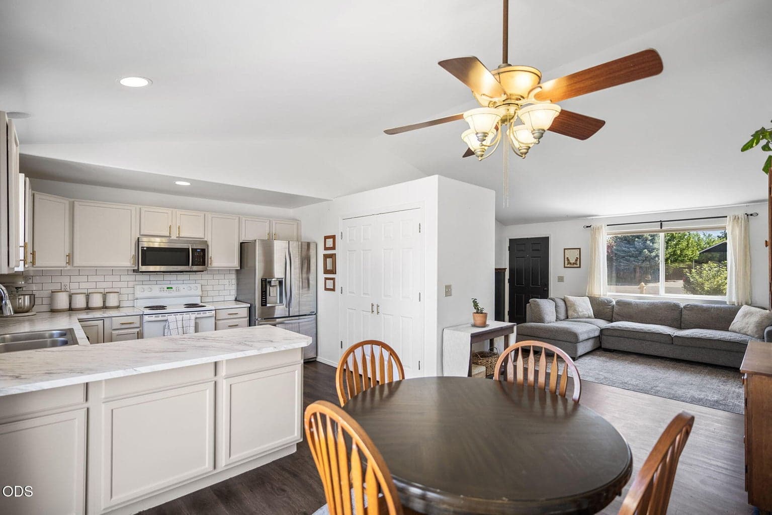 Photo of 1215 SW 32nd Court 13 of 27