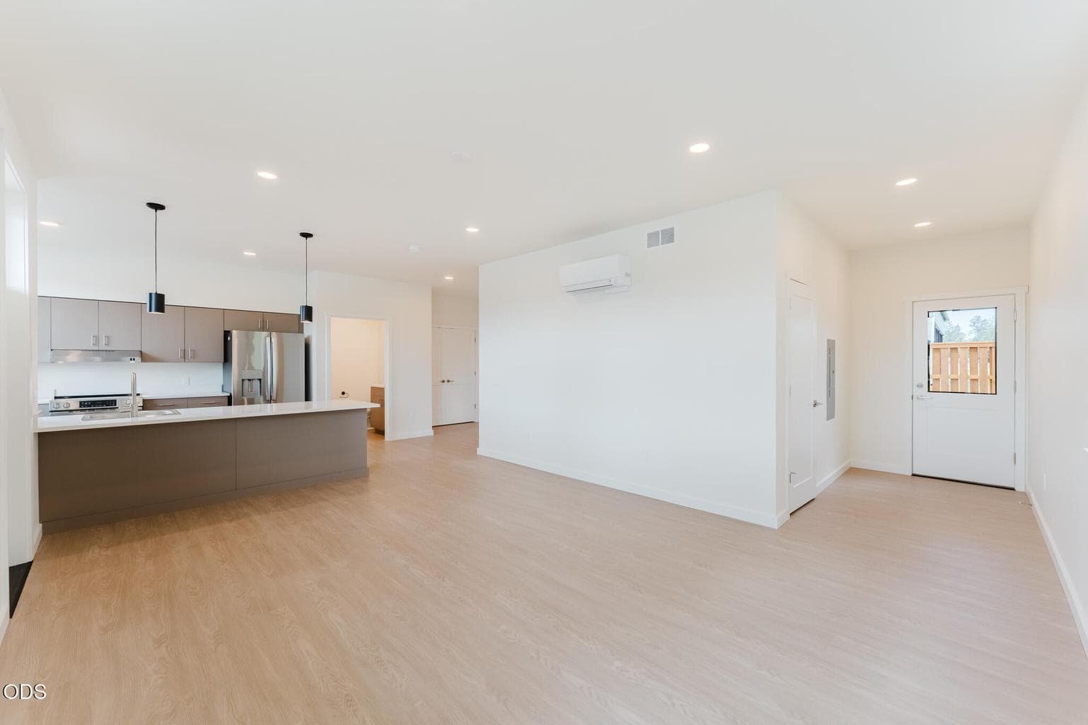 Photo of 211 17th Street 3 of 21