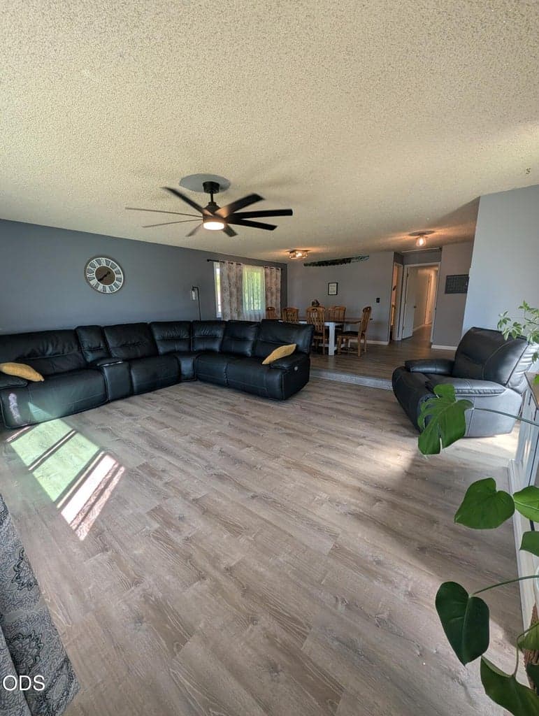 Photo of 3628 Coronado Way 4 of 23