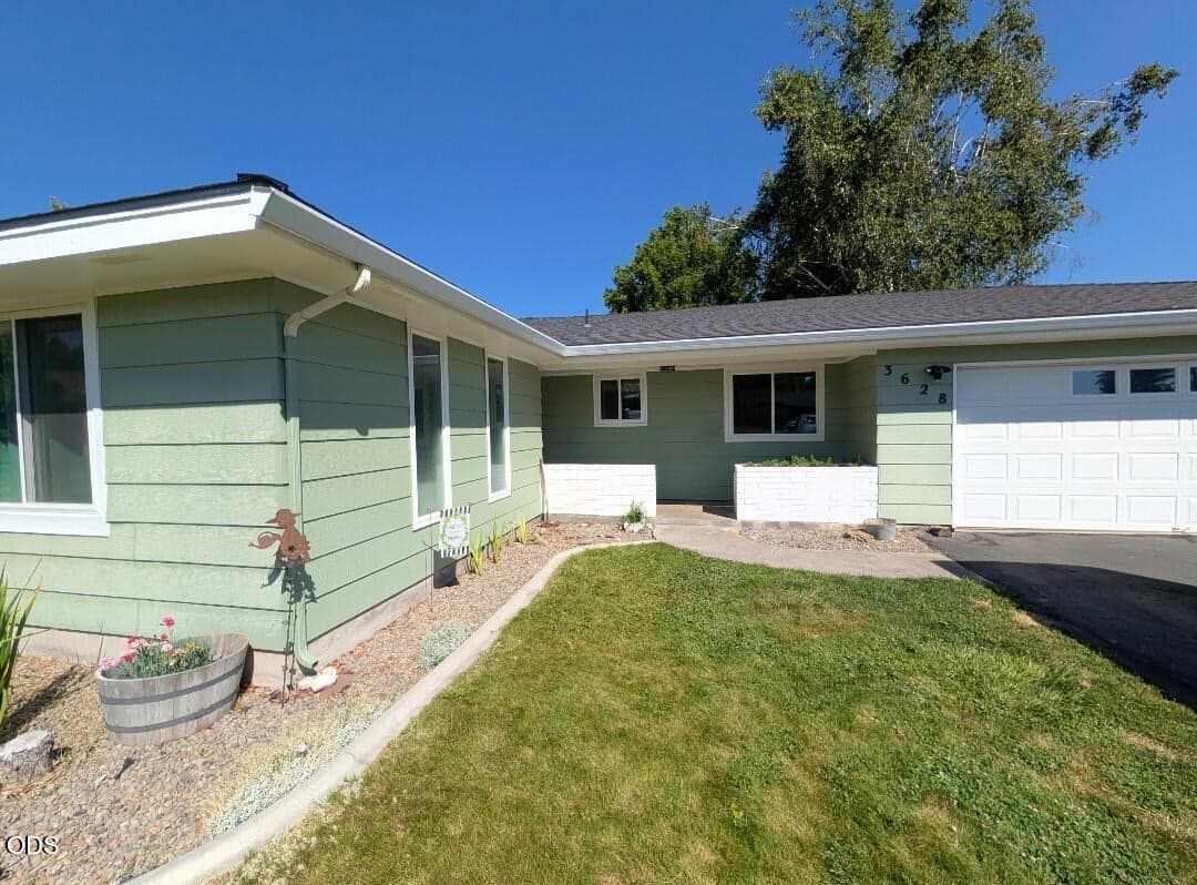 Photo of 3628 Coronado Way 2 of 23