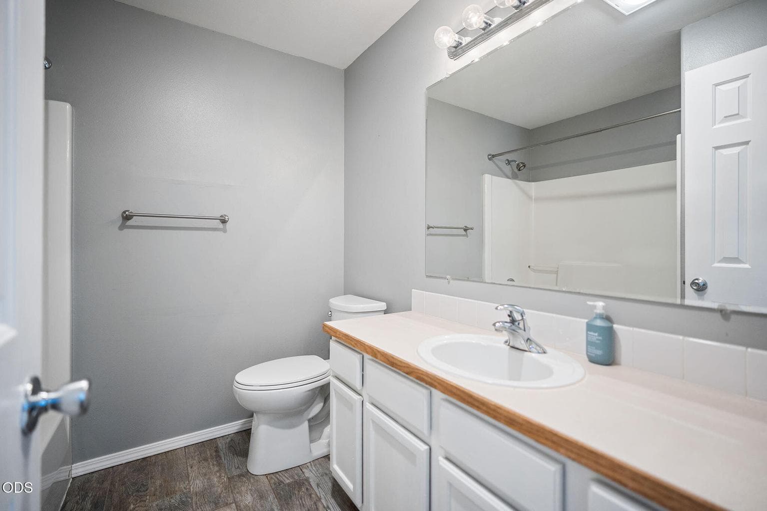 Photo of 1215 SW 32nd Court 17 of 27