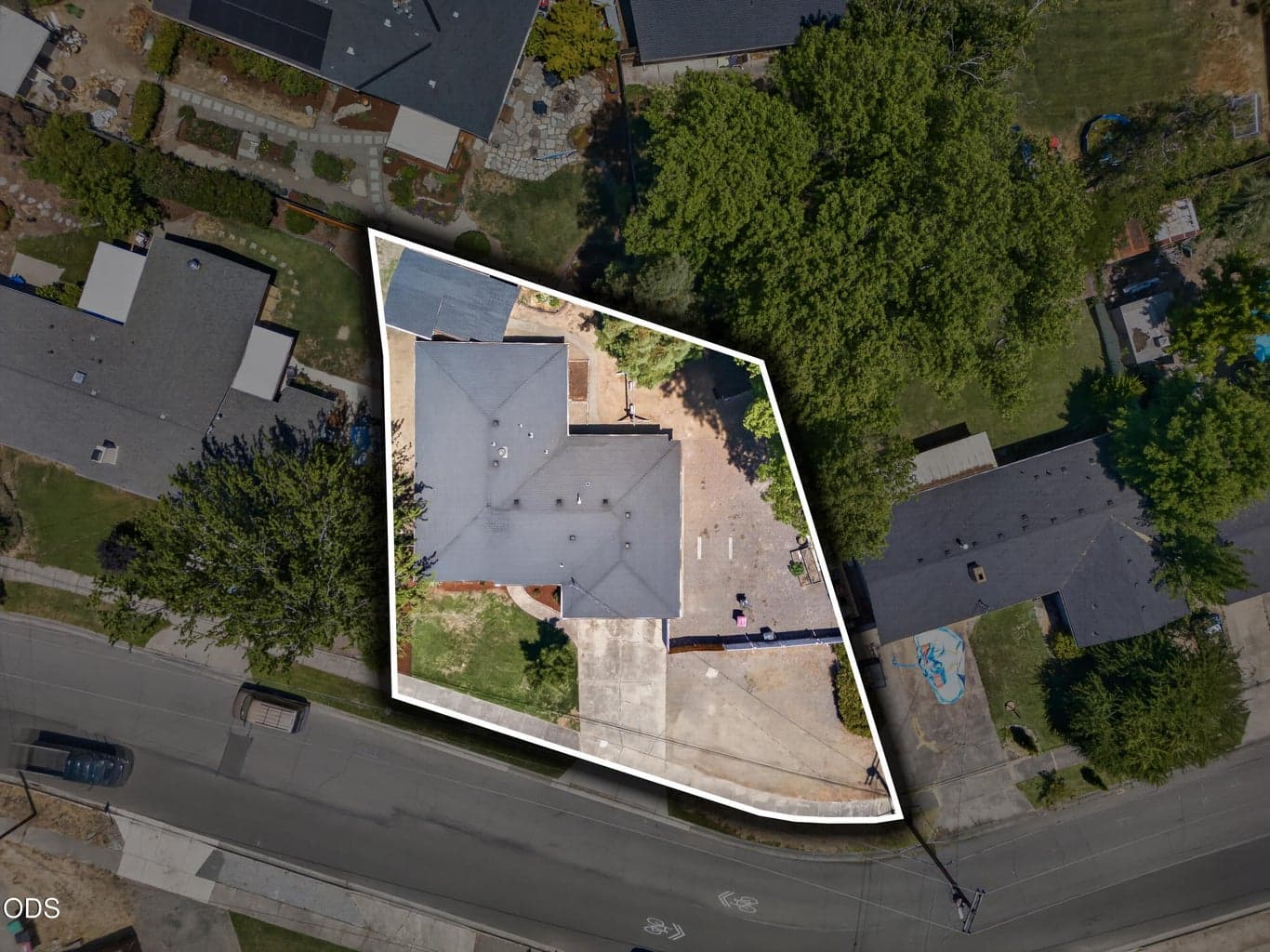 Photo of 1521 Johnson Street 2 of 41