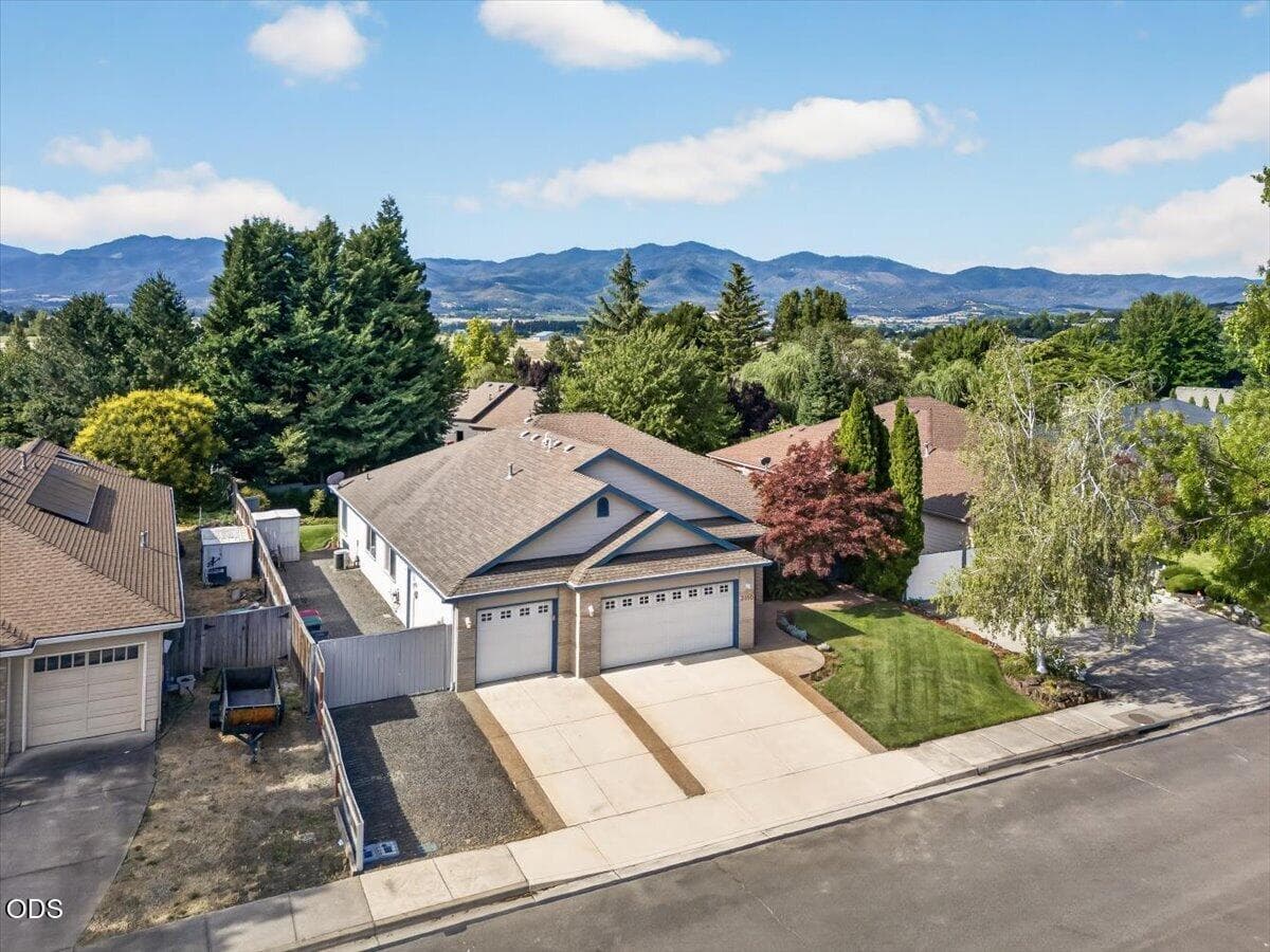 Photo of 3460 Blue Blossom Drive 4 of 47