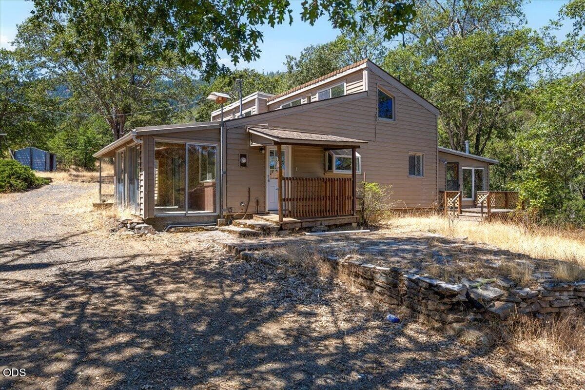 Photo of 2350 Galls Creek Road 1 of 27
