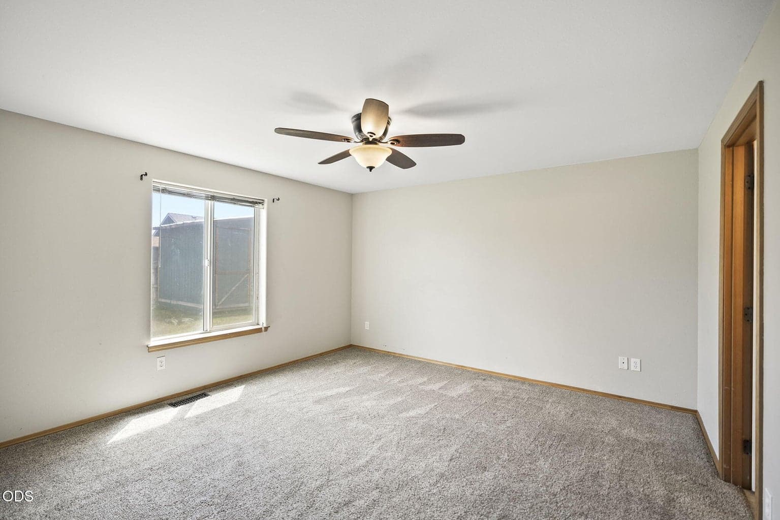 Photo of 1924 NW Joshua Tree Court 14 of 32