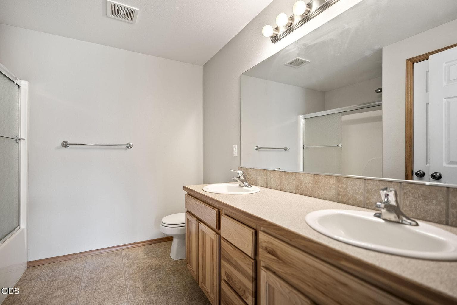 Photo of 1924 NW Joshua Tree Court 17 of 32