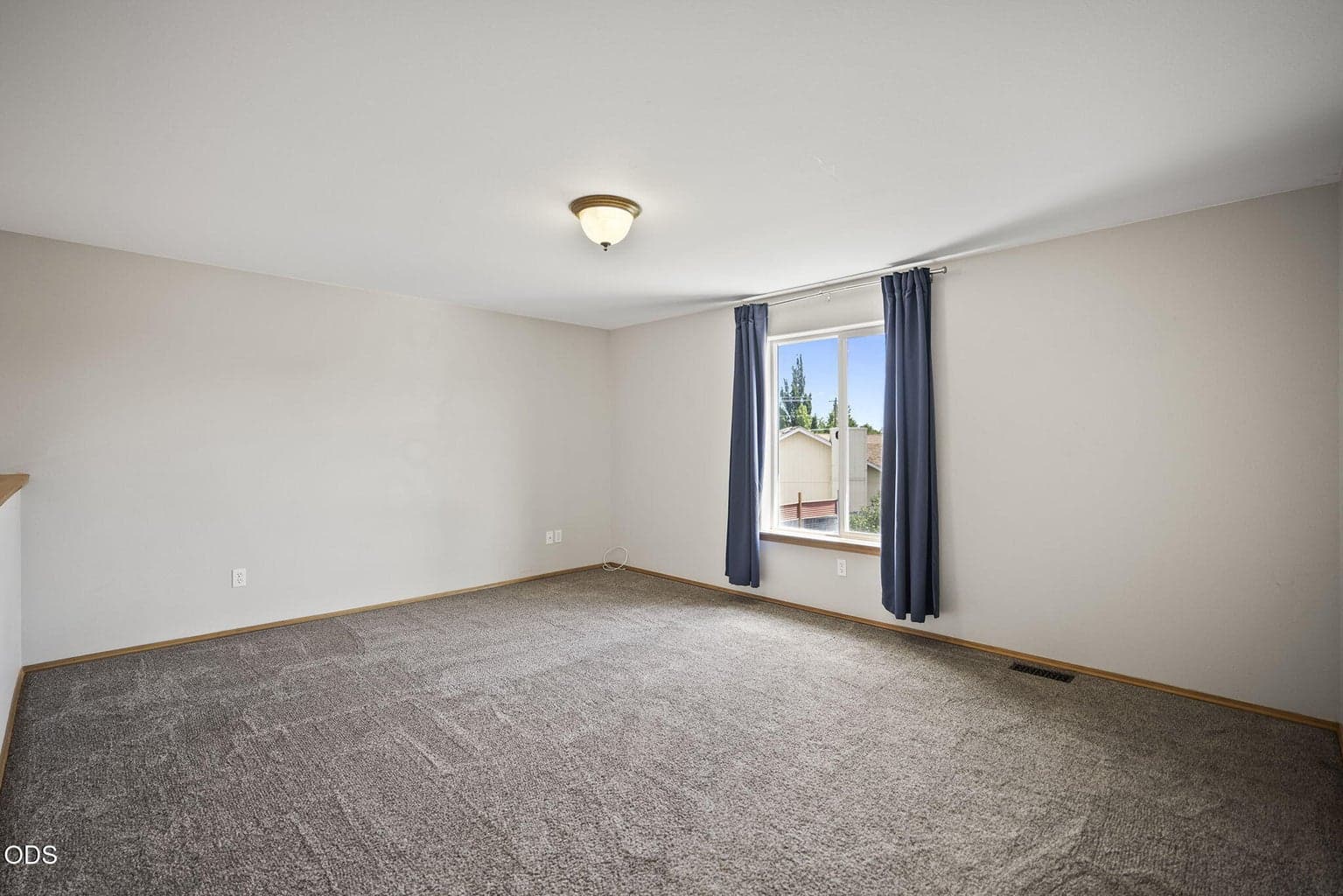 Photo of 1924 NW Joshua Tree Court 18 of 32