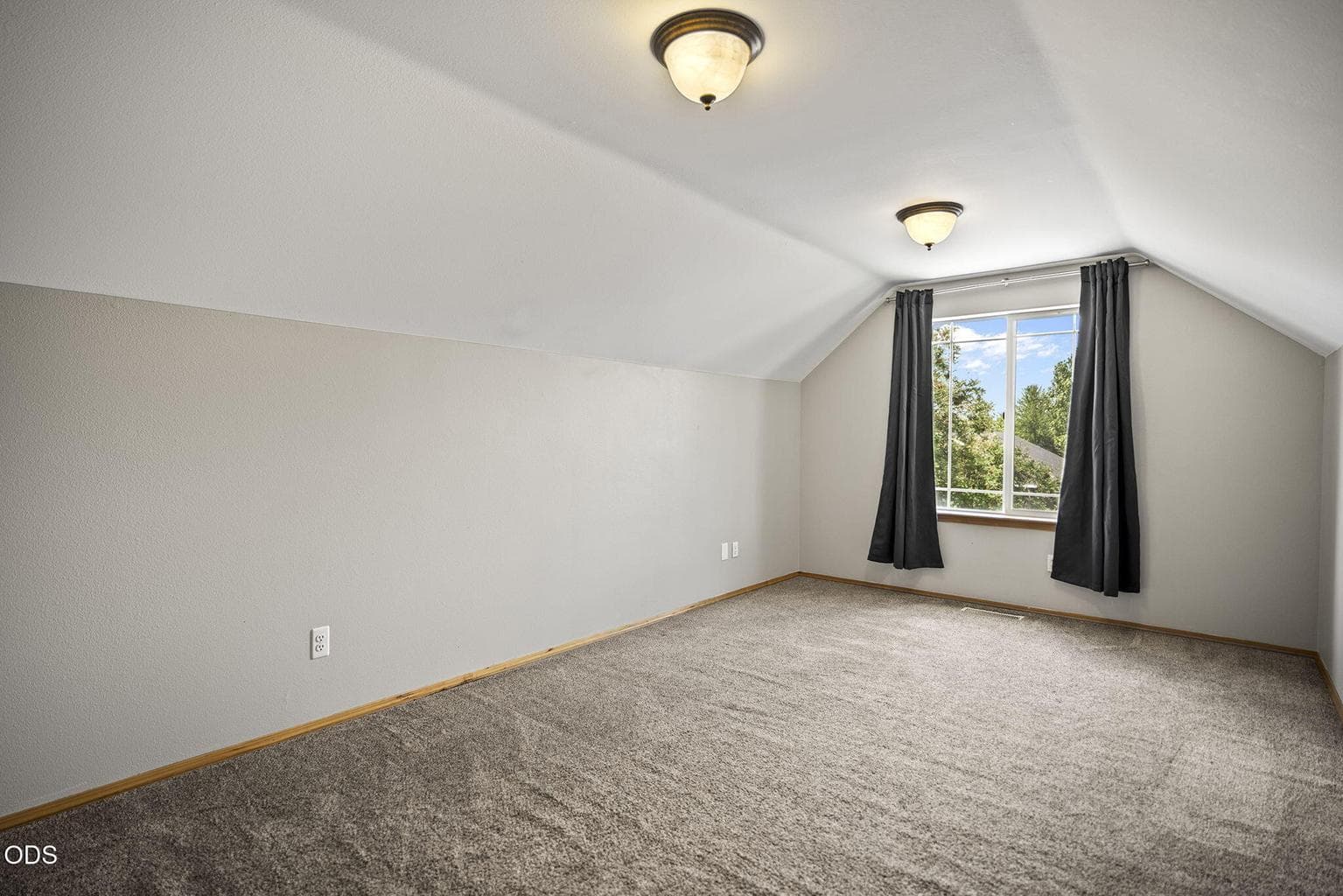 Photo of 1924 NW Joshua Tree Court 21 of 32