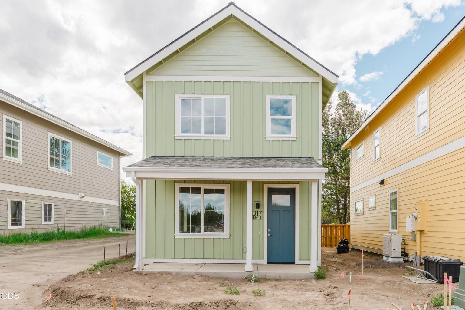 Photo of 317 17th Street 2 of 27