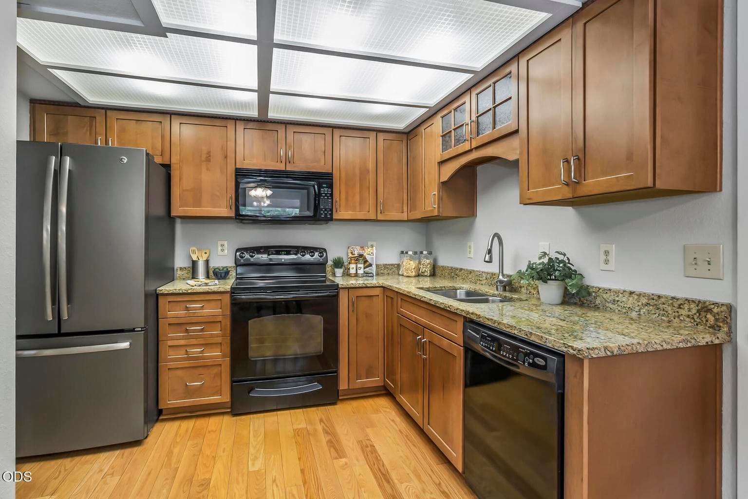 Photo of 1170 NE Ulysses Drive 15 of 32