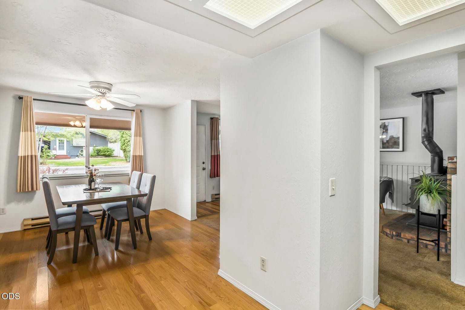 Photo of 1170 NE Ulysses Drive 18 of 32