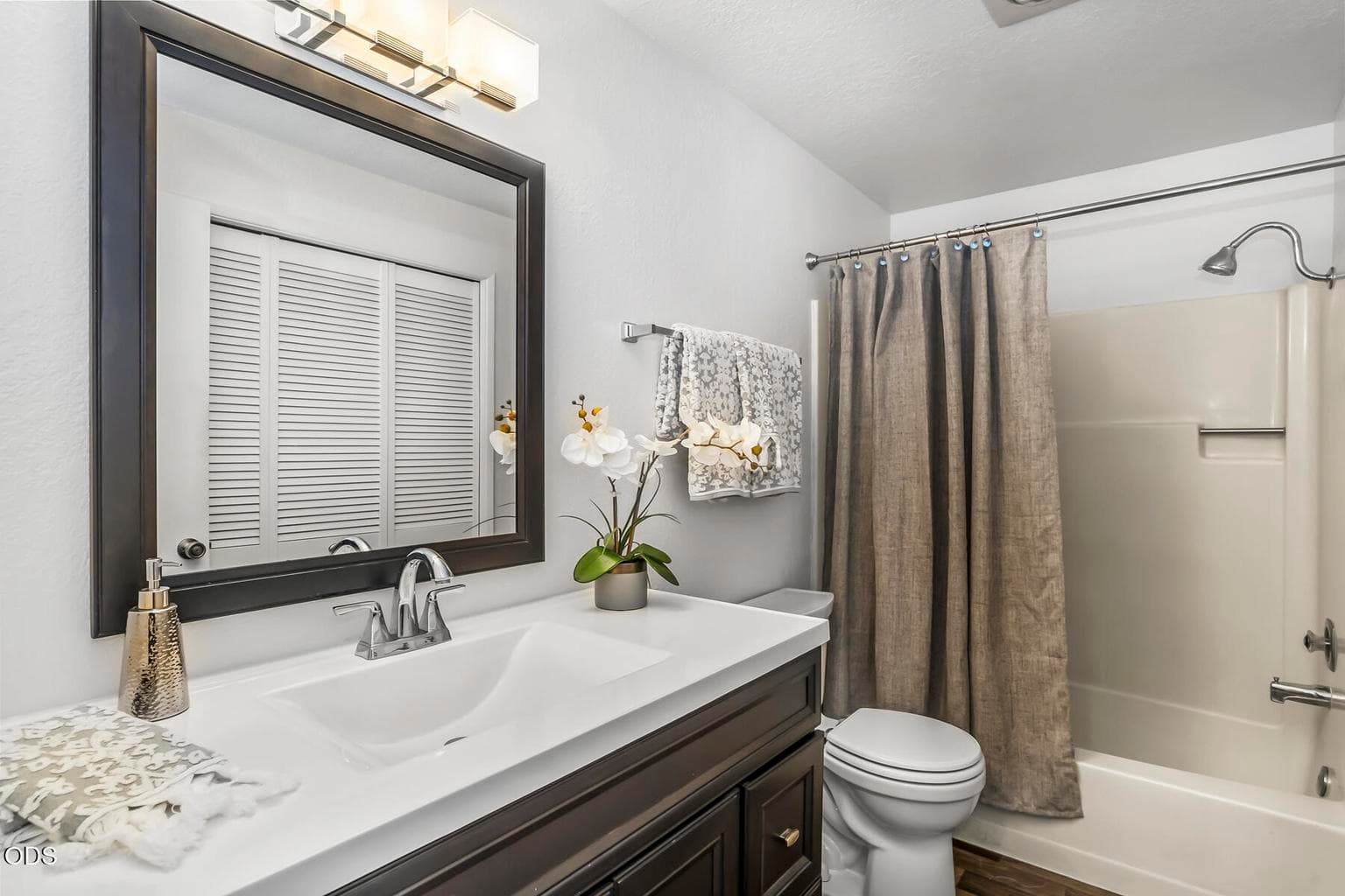 Photo of 1170 NE Ulysses Drive 19 of 32