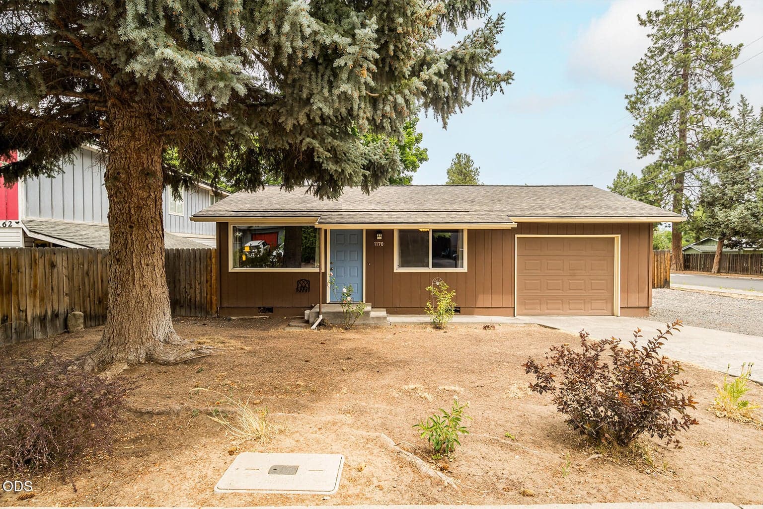 Photo of 1170 Ulysses Drive 2 of 32