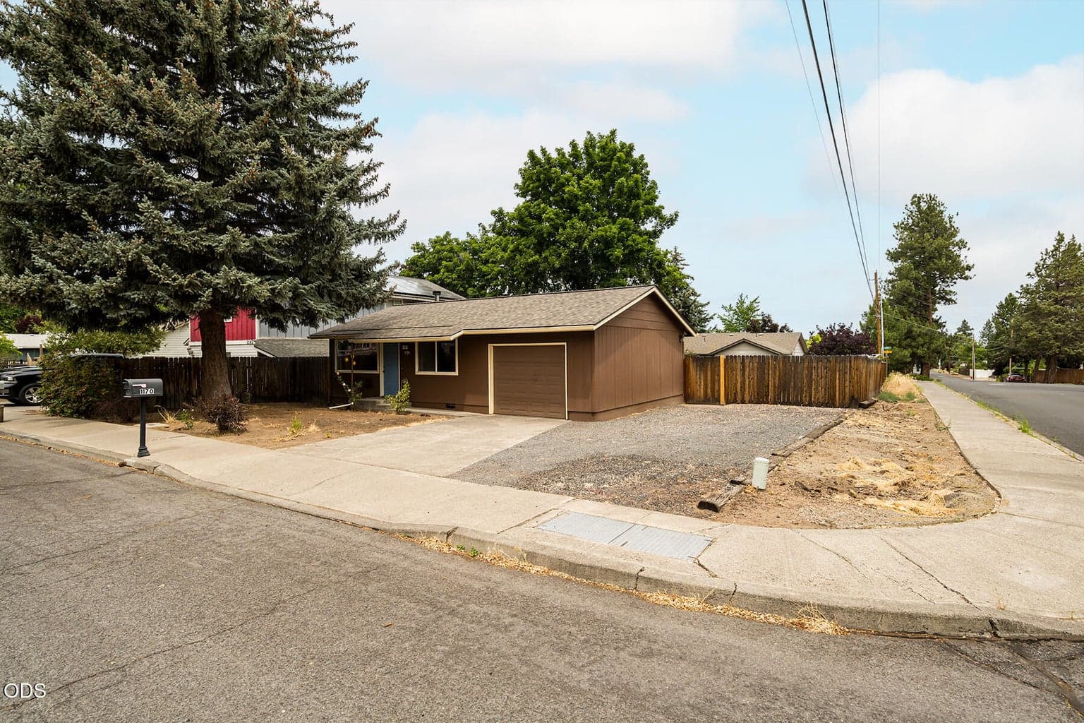 Photo of 1170 NE Ulysses Drive 31 of 32