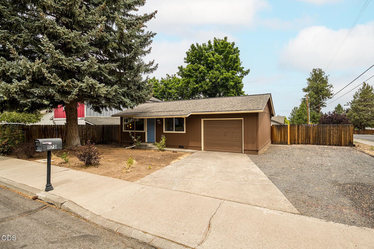 Photo of 1170 Ulysses Drive 4 of 32