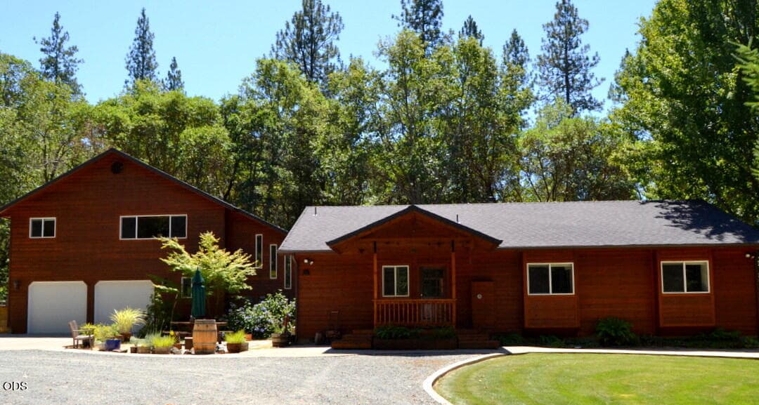 Photo of 737 Pinecrest Drive 1 of 64