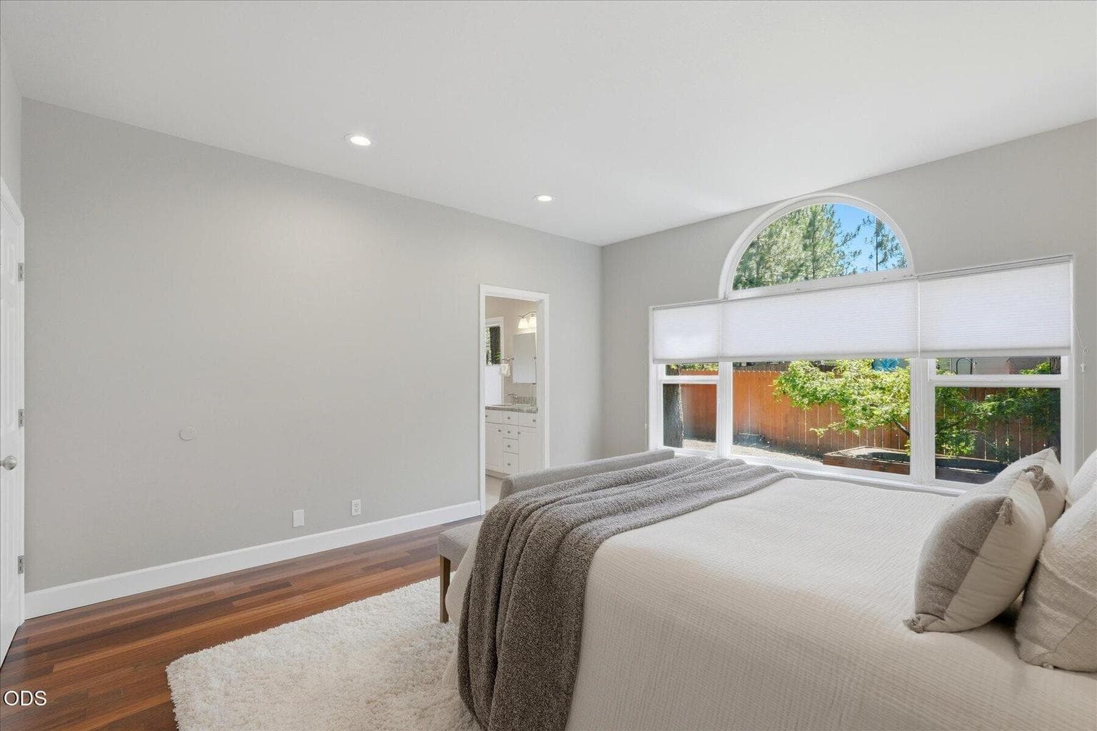 Photo of 2651 NW Nordic Avenue 22 of 53