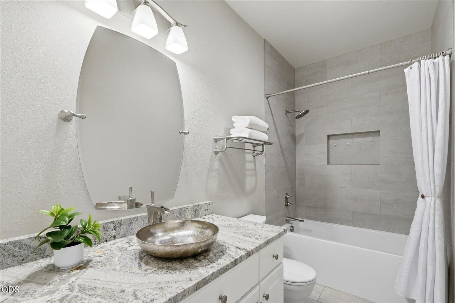 Photo of 2651 NW Nordic Avenue 32 of 53