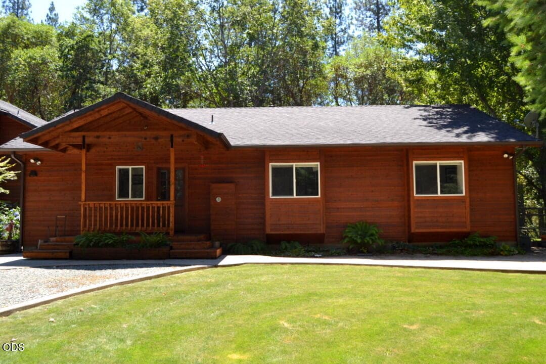 Photo of 737 Pinecrest Drive 2 of 64