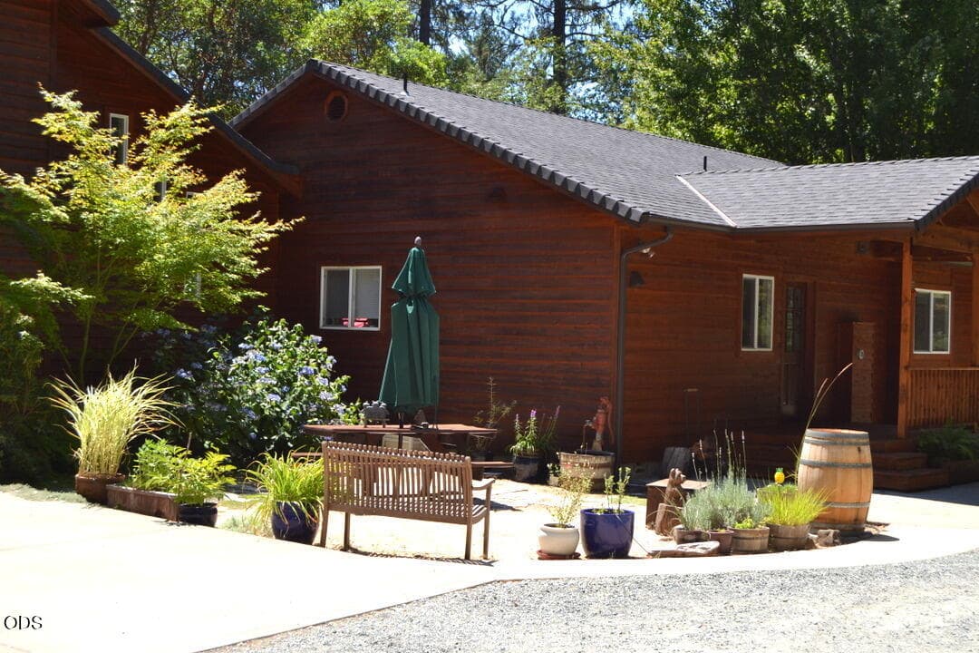 Photo of 737 Pinecrest Drive 3 of 64
