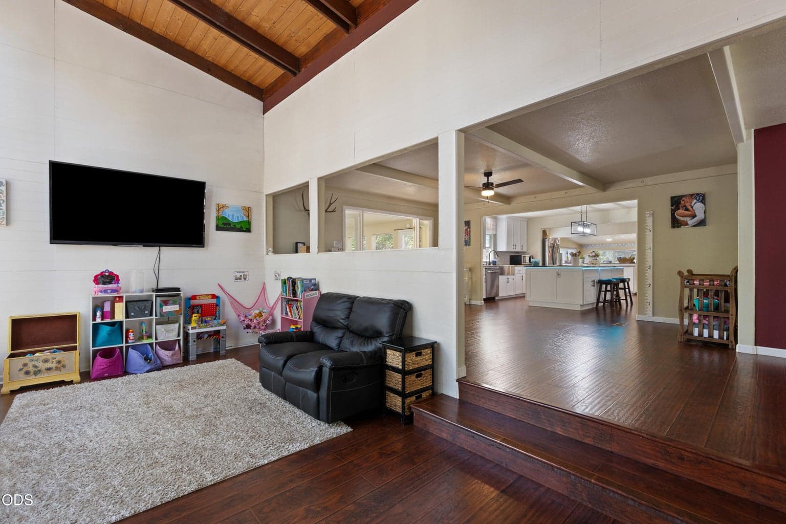 Photo of 1293 Starveout Creek Road 2 of 51