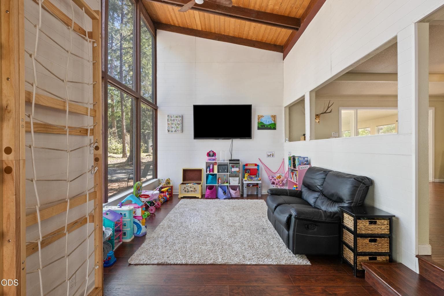 Photo of 1293 Starveout Creek Road 5 of 51