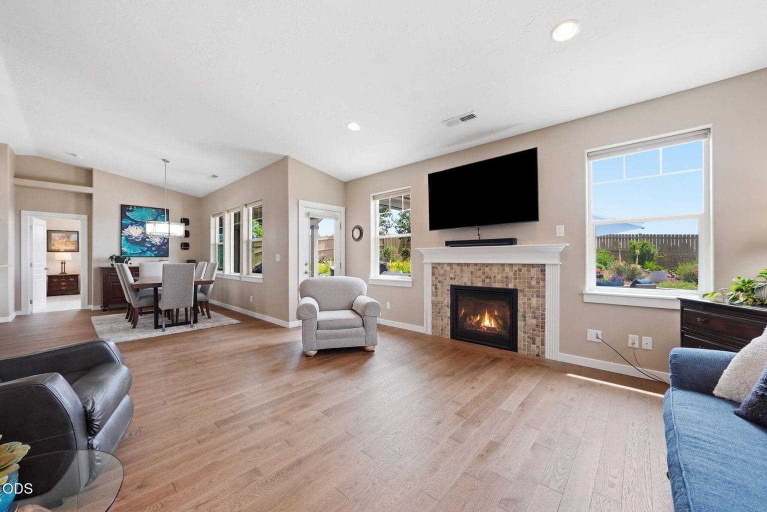 Photo of 4466 Umatilla Avenue 5 of 61